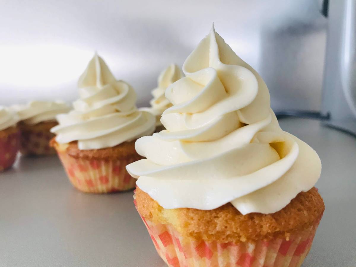 Ermine Buttercream (Cooked Flour&nbsp;Frosting)